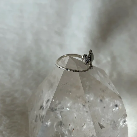 🤍 euc | delicate silver serpent ring - Picture 2 of 5